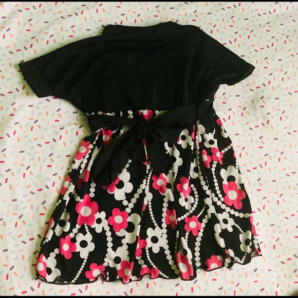 Girl’s Tie-Waist Floral Top - Picture 2 of 4